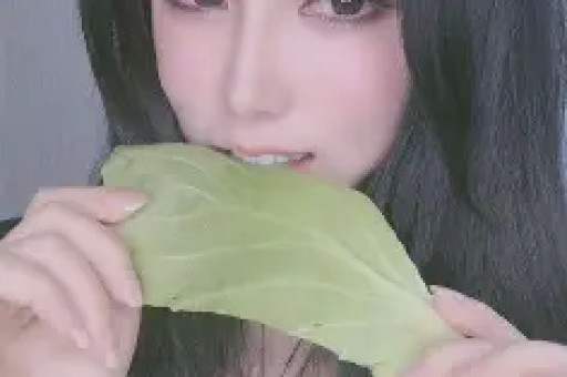 网红白冰偷税后首发声自曝被好兄弟坑几千万还要把他送进去